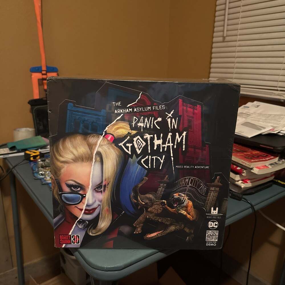 Arkham Asylum Files: Panic in Gotham City Augmented Reality Board Game